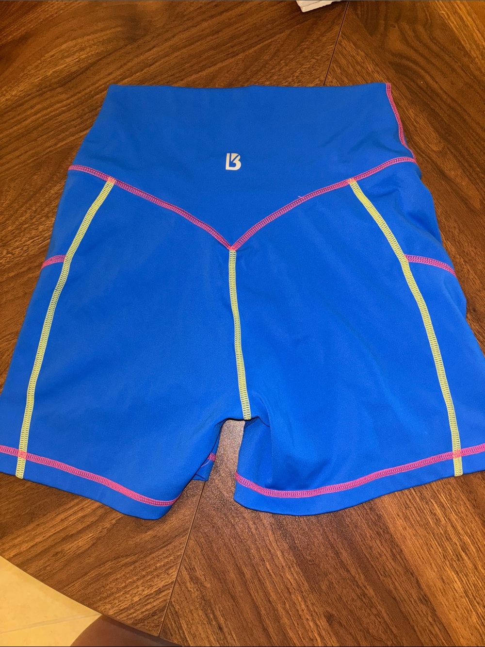 BUFFBUNNY wave shorts